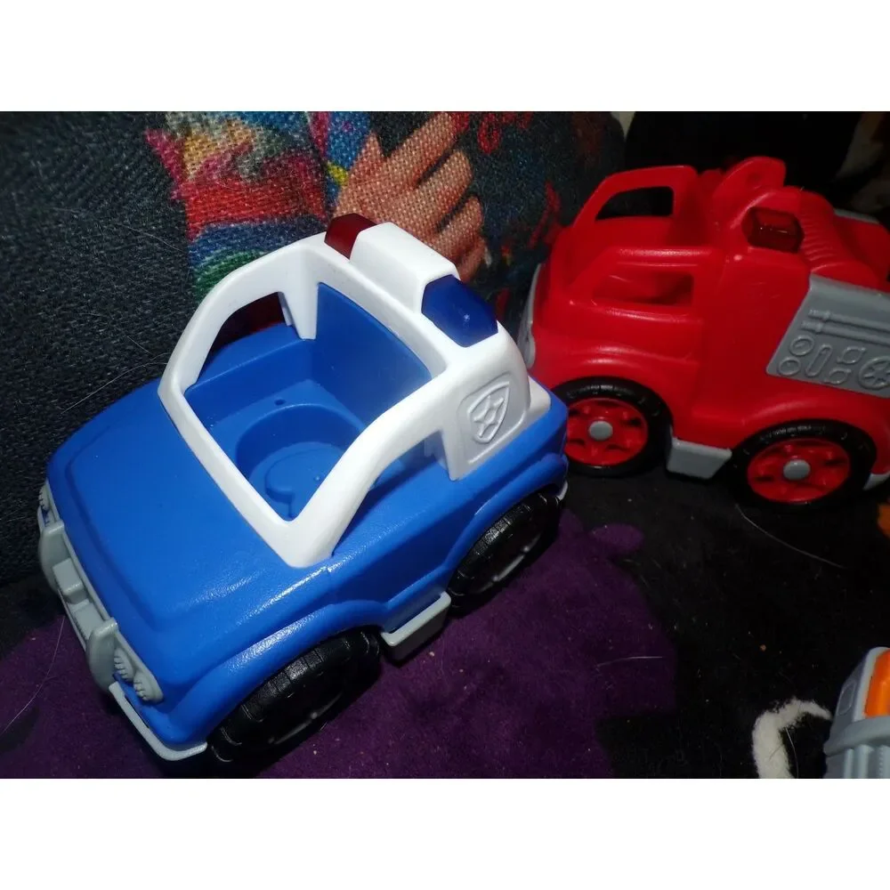Bundle of 4 toy vehicles-y2